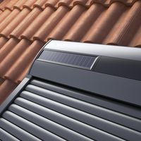 Volet roulant solaire pour fenêtre de toit Hélios - Lapeyre
