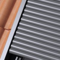 Volet roulant solaire pour fenêtre de toit Hélios - Lapeyre