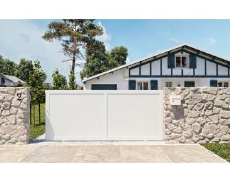 Portail coulissant PVC Glenac