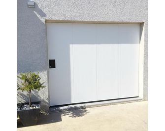 Porte de garage Anastase coulissante motorisée sur-mesure
