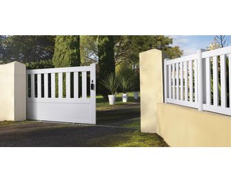 Portail coulissant PVC Brevin sur-mesure