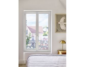 Fenêtre pin 2 vantaux ODE couleur blanche sur-mesure