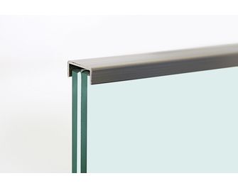 Balustrade intérieure Claire en verre blanc mat, profilé gris