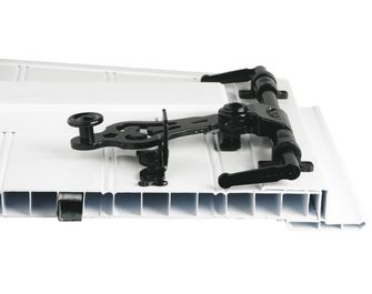 Volet battant PVC plein renforcé avec barres, écharpe et pentures sur mesure
