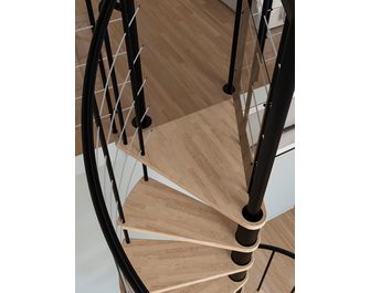 Escalier en colimaçon ENZO réversible avec rampe tubes inox, marches vernis incolore