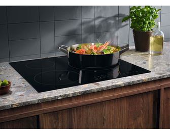 Table induction noir 3 foyers Electrolux MIT60336C