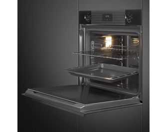 Four multifonction nettoyage émaillé noir Smeg SF6100VB3