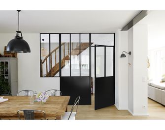 Porte battante CREATIVE avec imposte soudée