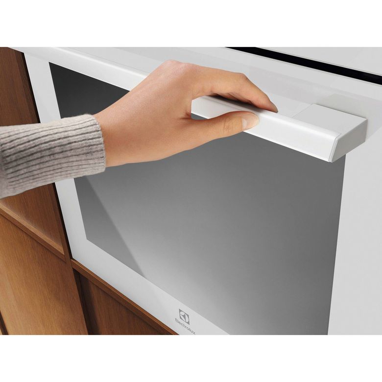 Four multifonction pyrolise blanc ELECTROLUX EOF6P46V1 - Lapeyre