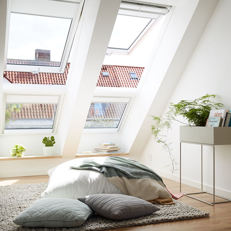 VELUX Tout Confort - BLANC White Finish - Projection - GPL 2057 MK04 Main Image