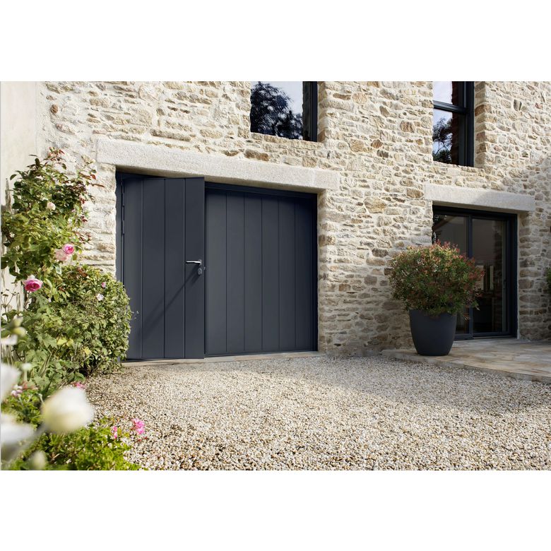 Porte de garage Pro Access basculante débordante avec portillon - Extérieur
